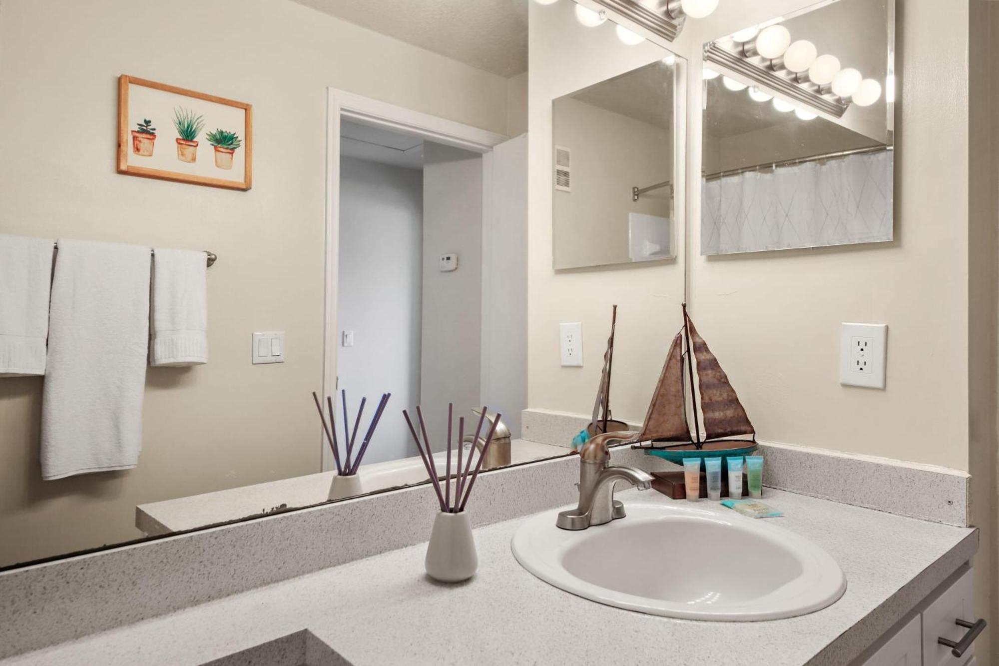 Viagem Beautiful 2BR Balcony Pool Gym Bradenton Exterior foto